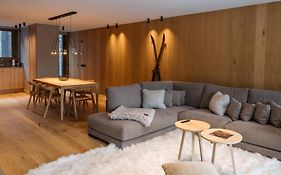 Isard Residences By Leo